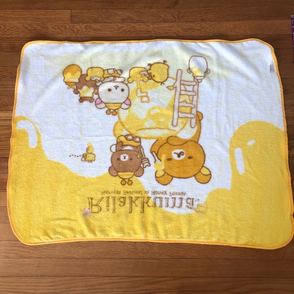 Rilakkuma Harvest Festival Honey Forest Lap Blanket - Picture 5 of 5